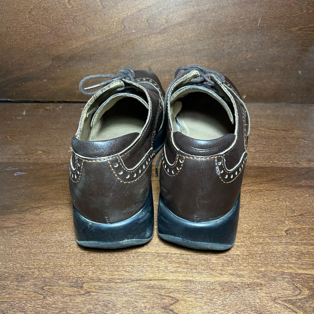 Classic Brown Leather Platform Wingtip Mules - Picture 3 of 7
